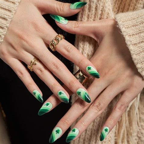 Lakeville's Nqils Lake: A Magical Oasis for Nail Art Lovers